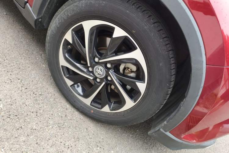 Used Toyota IZOA 2018 2.0L Yixuan Version China V Standard Right Front Wheel Hub