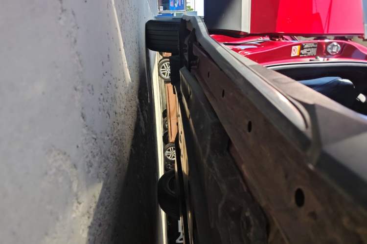 Used Toyota IZOA 2018 2.0L Yichi Version China VI Standard Right Side Sill