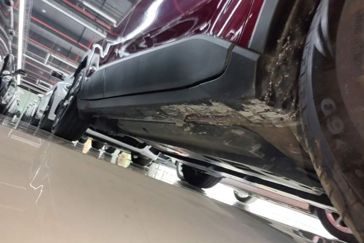 Used Toyota IZOA 2018 2.0L Yichi Version China VI Standard Right Side Sill