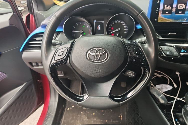 Used Toyota IZOA 2018 2.0L Yixuan Sunroof Version China VI Standard Steering Wheel