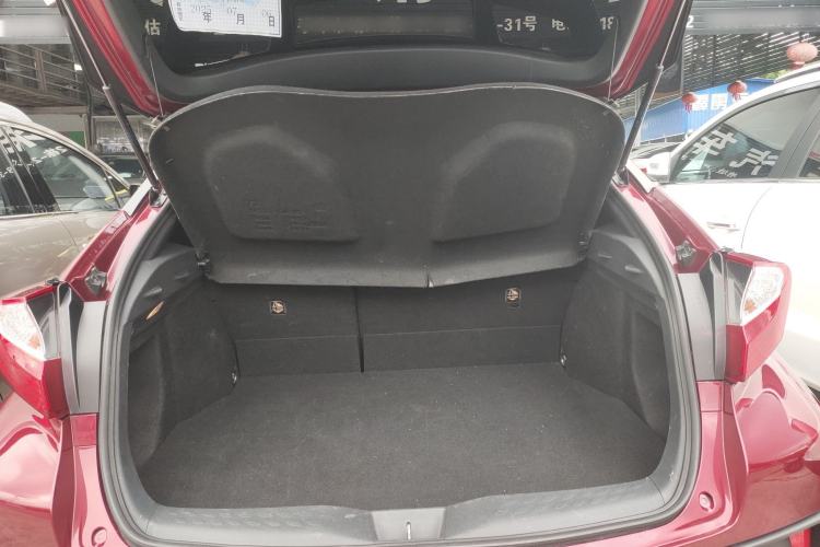 Used Toyota IZOA 2018 2.0L Yichi Version China VI Standard Trunk