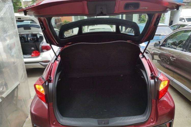 Used Toyota IZOA 2018 2.0L Yichi Version China VI Standard Trunk