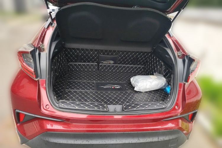 Used Toyota IZOA 2018 2.0L Yixuan Version China V Standard Trunk