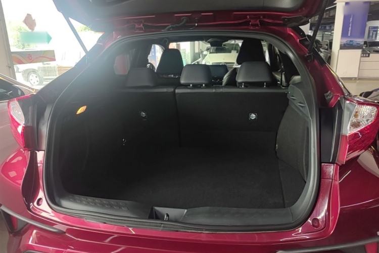 Used Toyota IZOA 2018 2.0L Yichi Version China VI Standard Trunk