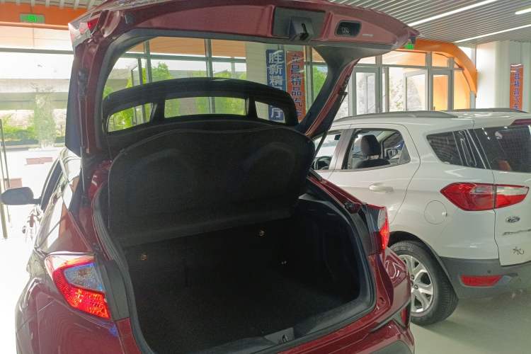 Used Toyota IZOA 2018 2.0L Yichi Version China VI Standard Trunk