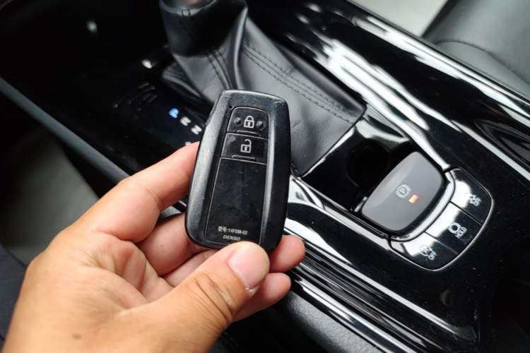 Used Toyota IZOA 2018 2.0L Yichi Version China VI Standard Vehicle Key