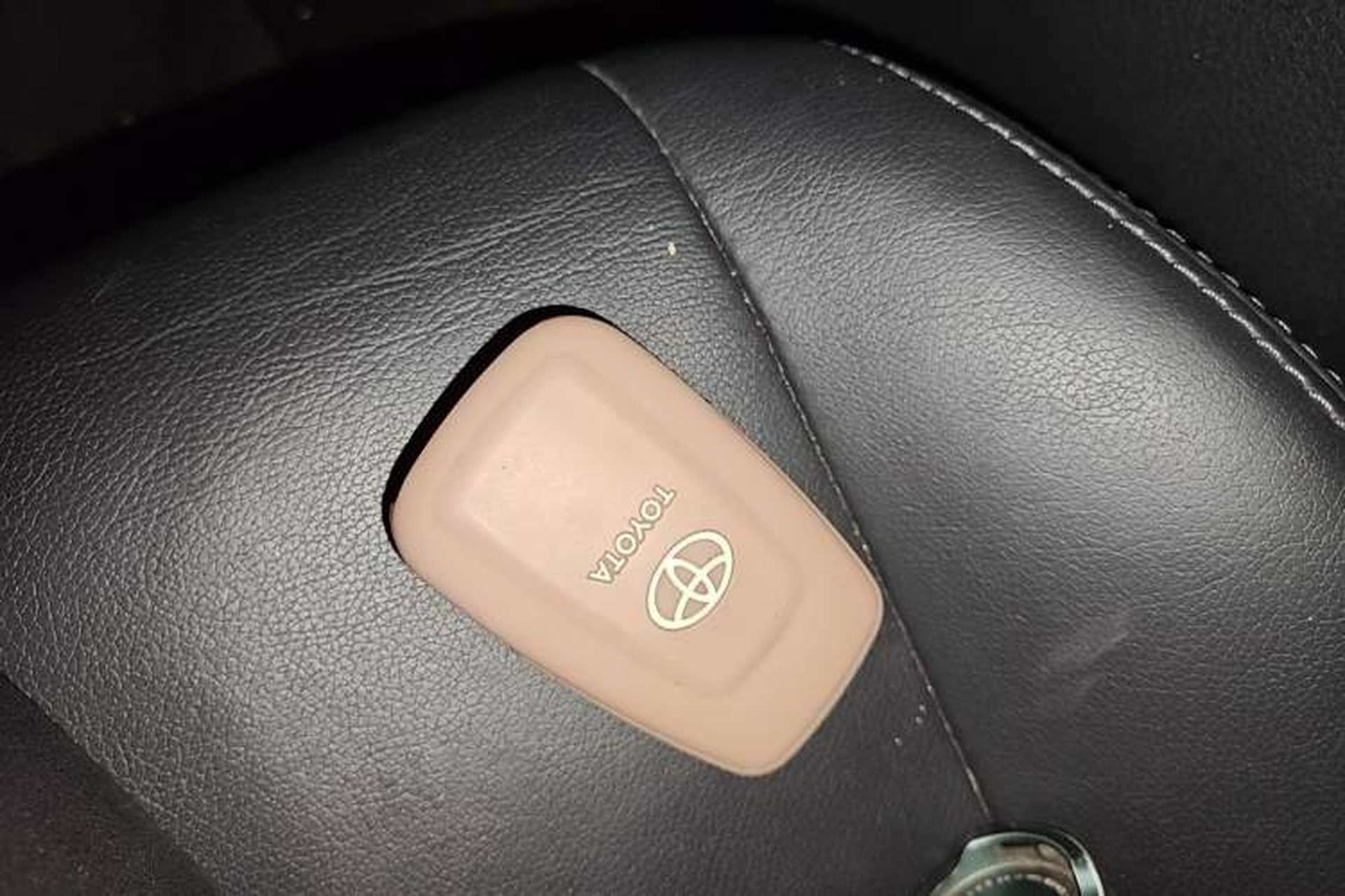 Used Toyota IZOA 2018 2.0L Yichi Version China VI Standard Vehicle Key