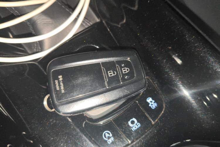 Used Toyota IZOA 2018 2.0L Yichi Version China VI Standard Vehicle Key