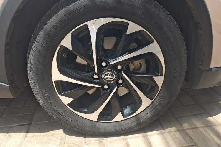 Used Toyota IZOA 2018 2.0L Yixuan Version China V Standard Right Front Wheel Hub