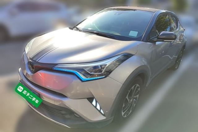 Used Toyota IZOA 2018 2.0L Yixuan Sunroof Version China V Standard