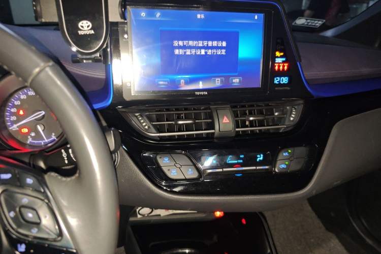 Used Toyota IZOA 2018 2.0L Yichi Version China VI Standard Audio And AC Panel