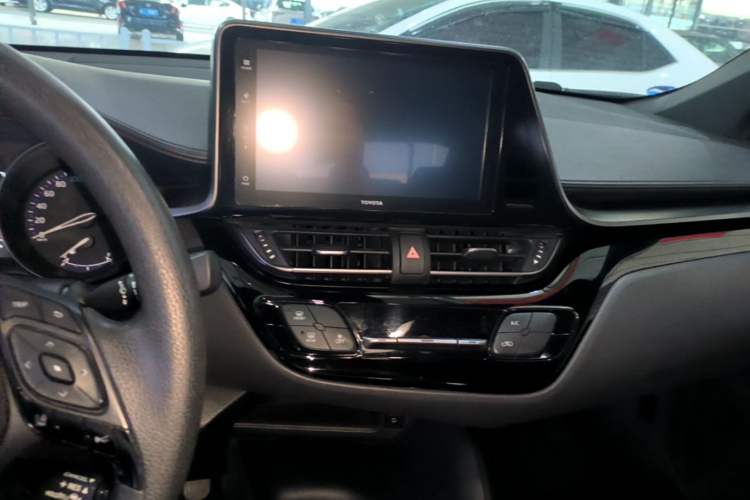 Used Toyota IZOA 2018 2.0L Yidong Version China V Standard Audio And AC Panel