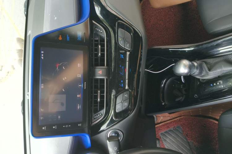 Used Toyota IZOA 2018 2.0L Yichi Edition China V Standard Audio And AC Panel