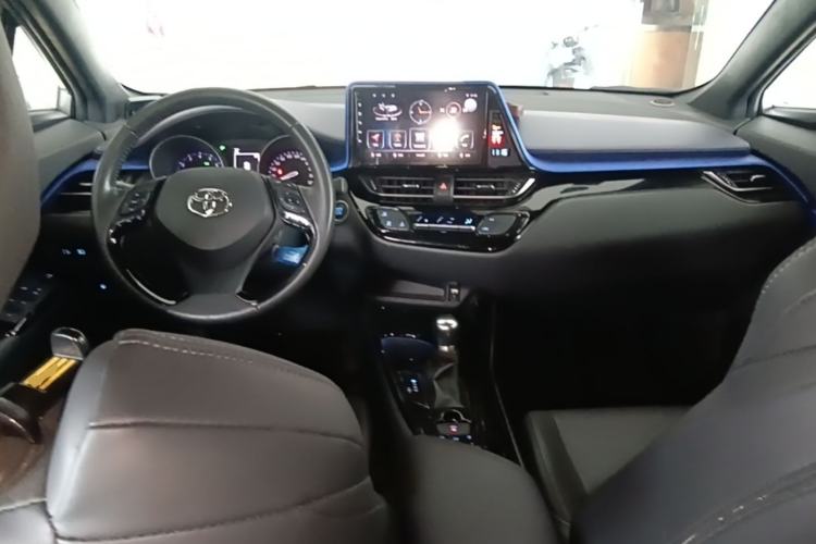 Used Toyota IZOA 2018 2.0L Yichi Version China VI Standard Center Console
