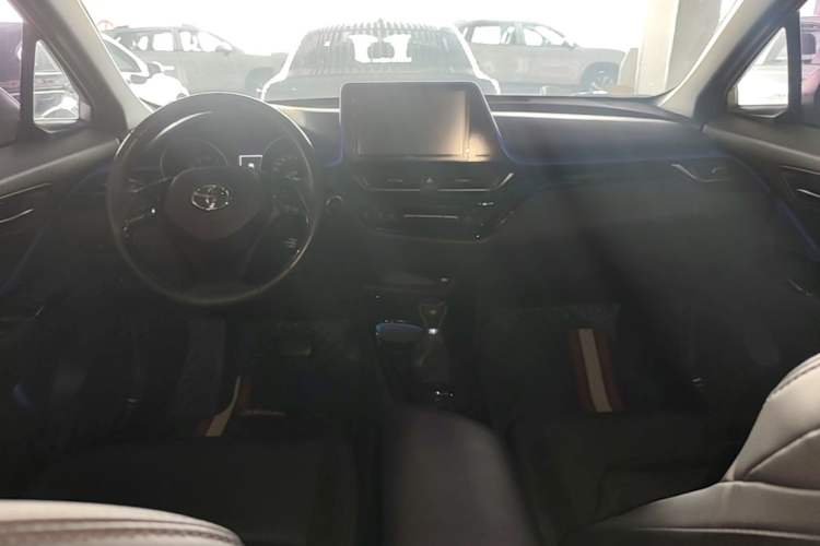 Used Toyota IZOA 2018 2.0L Yichi Edition China V Standard Center Console