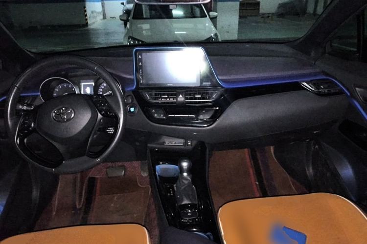 Used Toyota IZOA 2018 2.0L Yichi Version China VI Standard Center Console