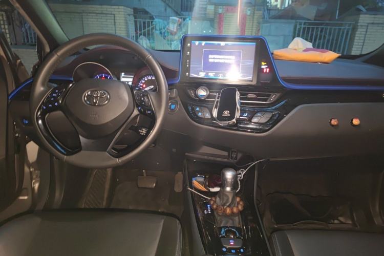 Used Toyota IZOA 2018 2.0L Yichi Version China VI Standard Center Console