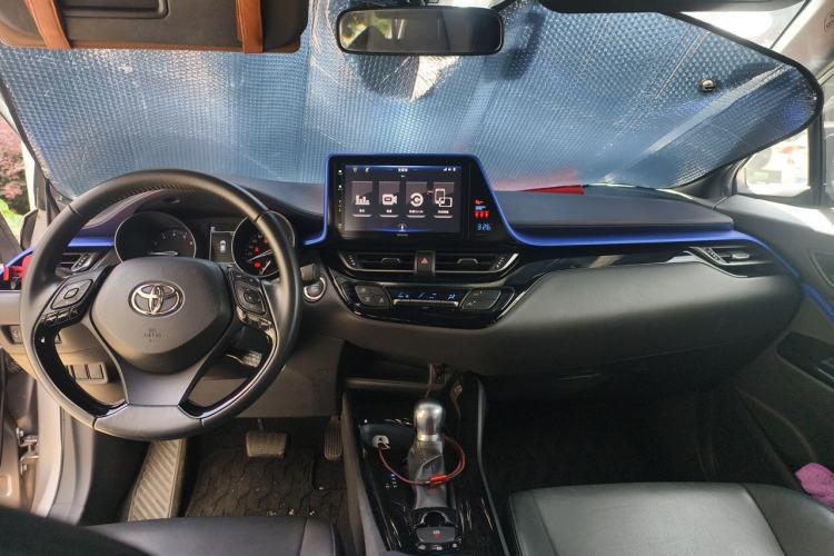 Used Toyota IZOA 2018 2.0L Yichi Version China VI Standard Center Console