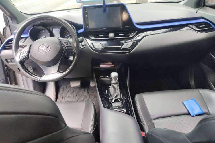 Used Toyota IZOA 2018 2.0L Yichi Edition China V Standard Center Console