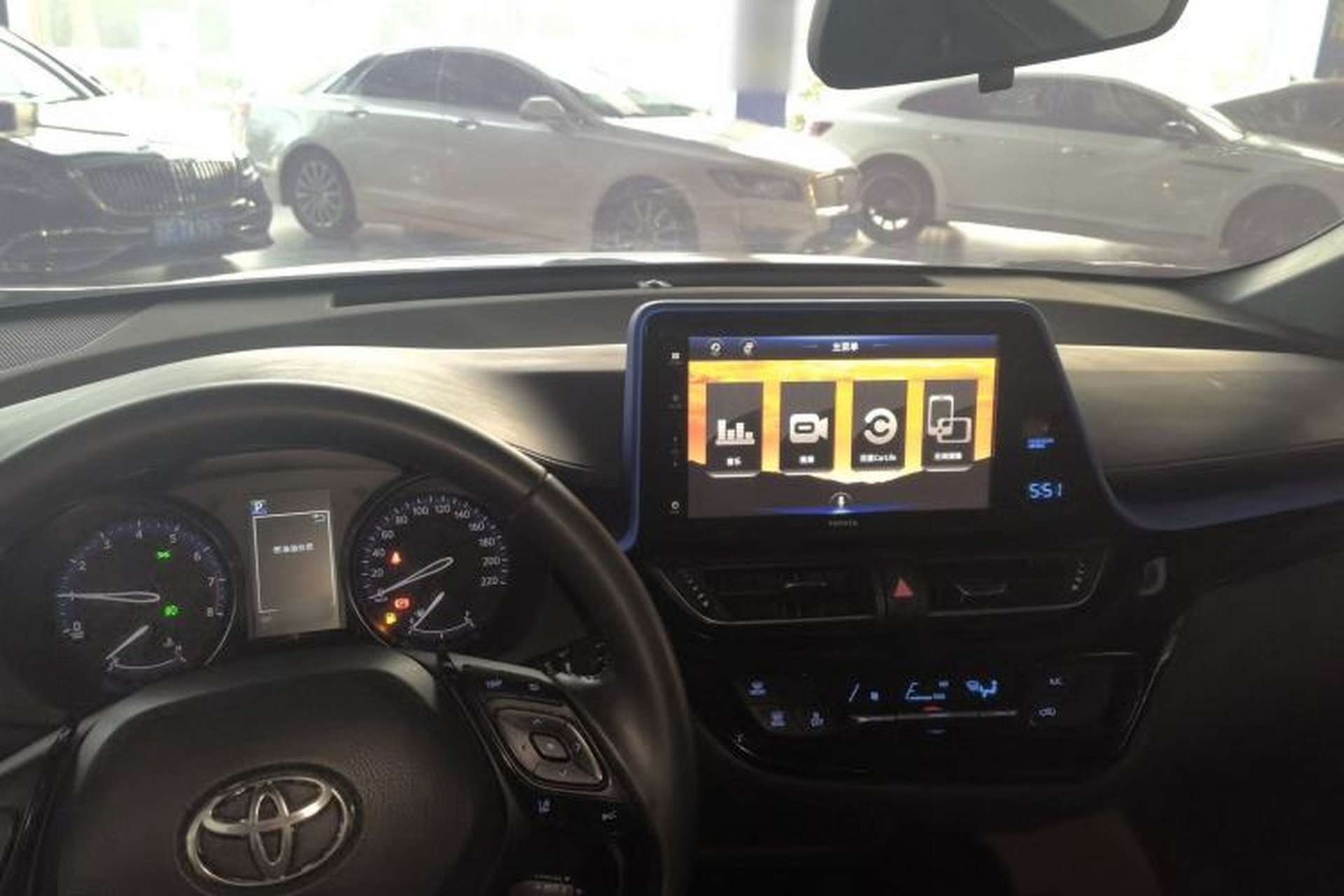 Used Toyota IZOA 2018 2.0L Yichi Edition China V Standard Center Console