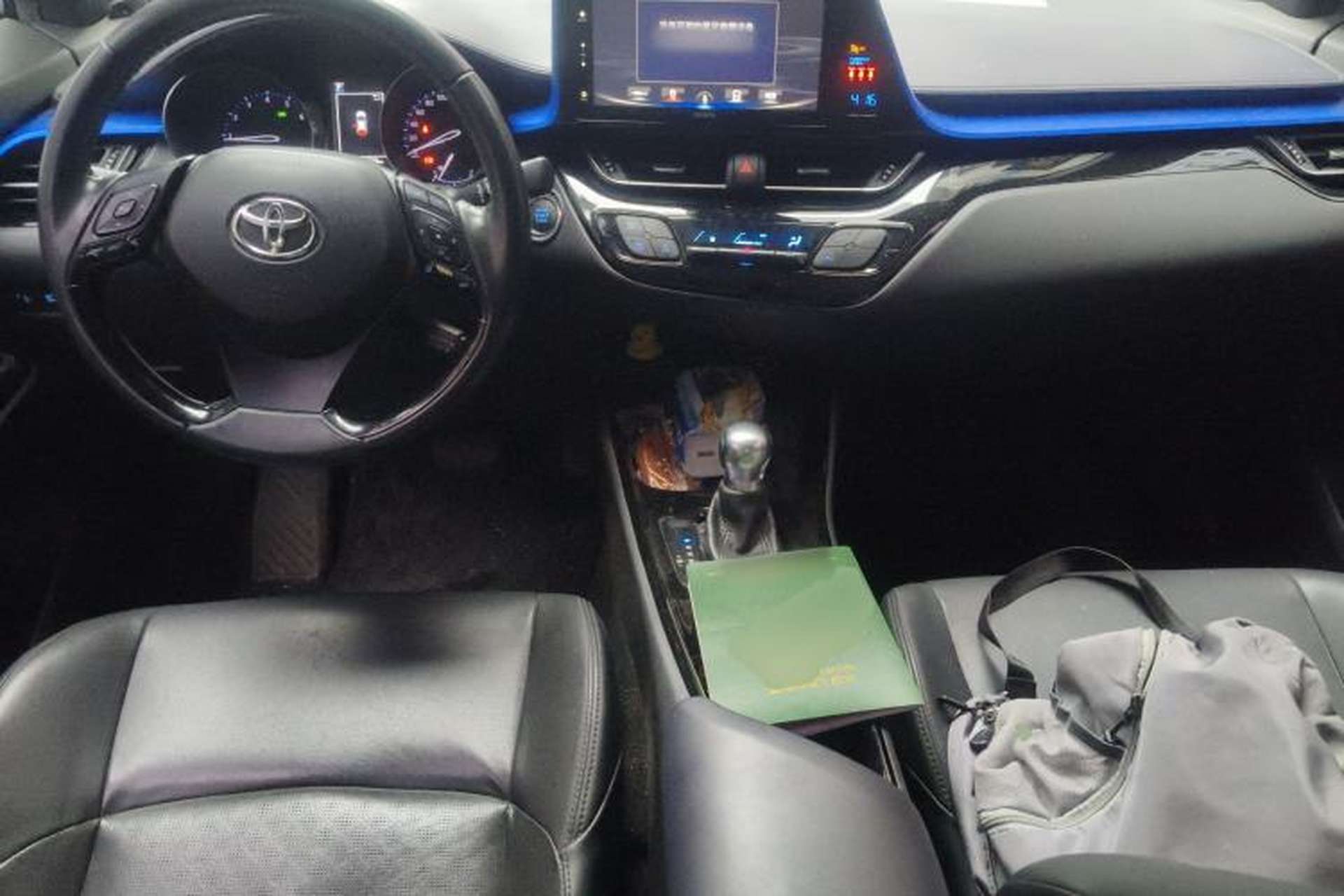 Used Toyota IZOA 2018 2.0L Yichi Version China VI Standard Center Console