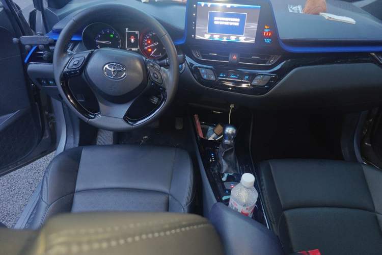 Used Toyota IZOA 2018 2.0L Yichi Edition China V Standard Center Console