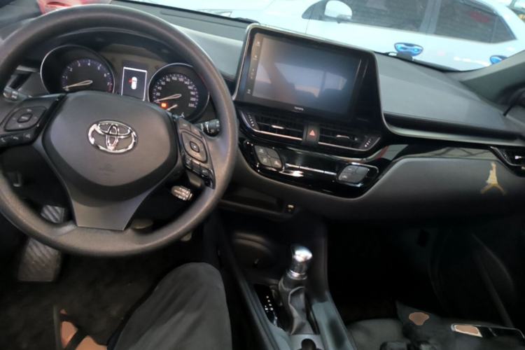Used Toyota IZOA 2018 2.0L Yidong Version China V Standard Center Console
