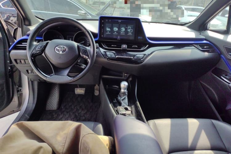 Used Toyota IZOA 2018 2.0L Yichi Version China VI Standard Center Console