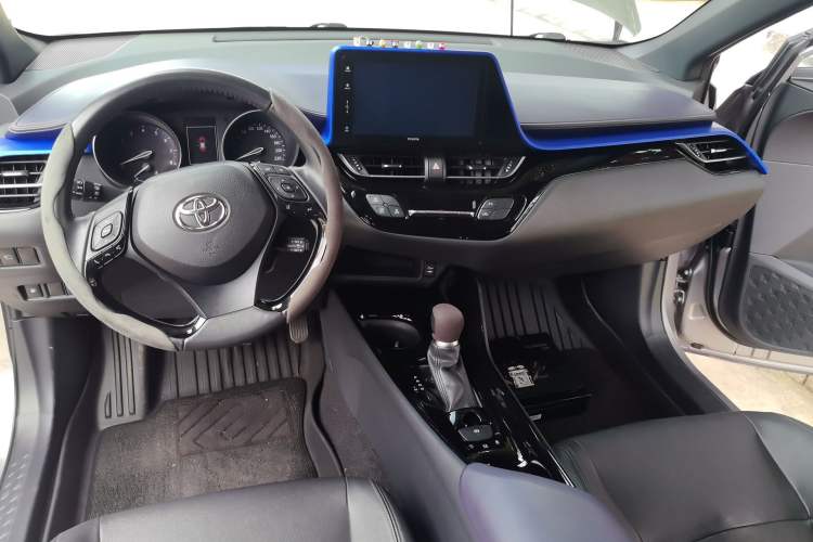 Used Toyota IZOA 2018 2.0L Yichi Edition China V Standard Center Console