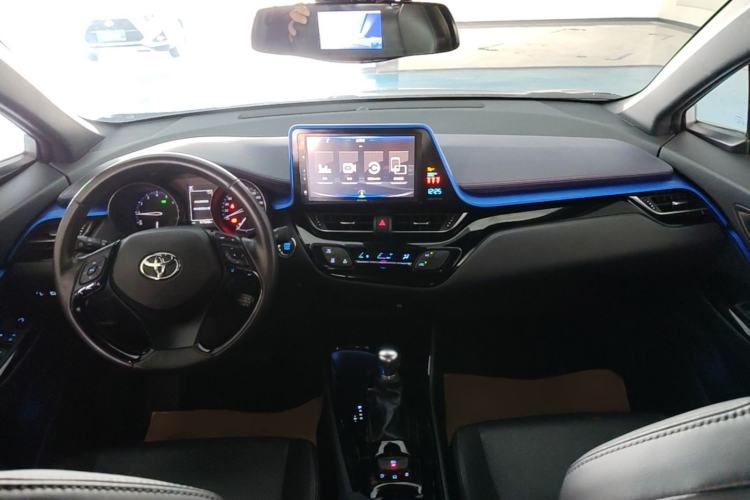 Used Toyota IZOA 2018 2.0L Yichi Edition China V Standard Center Console