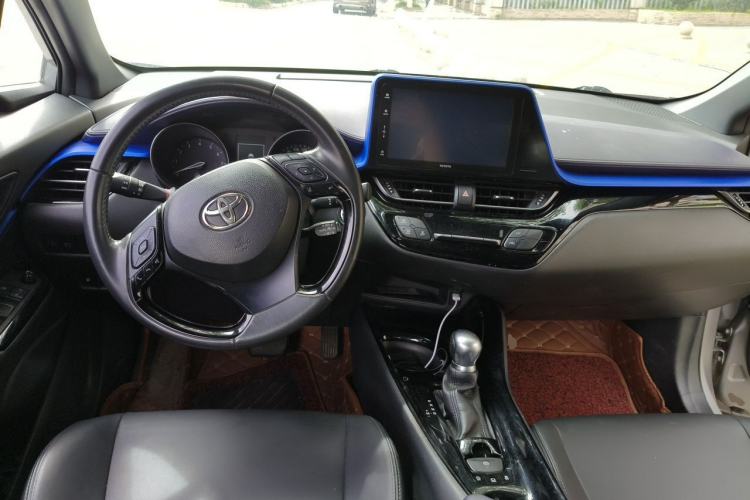 Used Toyota IZOA 2018 2.0L Yichi Edition China V Standard Center Console