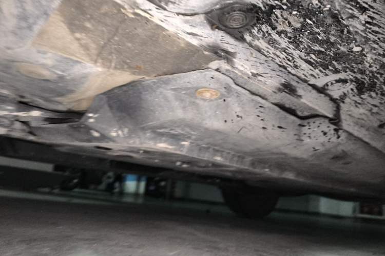 Used Toyota IZOA 2018 2.0L Yichi Version China VI Standard Chassis Front Left