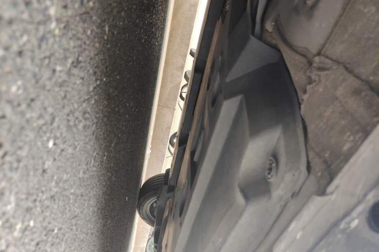 Used Toyota IZOA 2018 2.0L Yixuan Sunroof Version China VI Standard Chassis Front Left