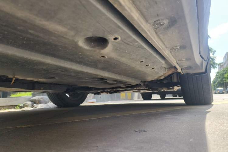 Used Toyota IZOA 2018 2.0L Yichi Version China VI Standard Chassis Front Right