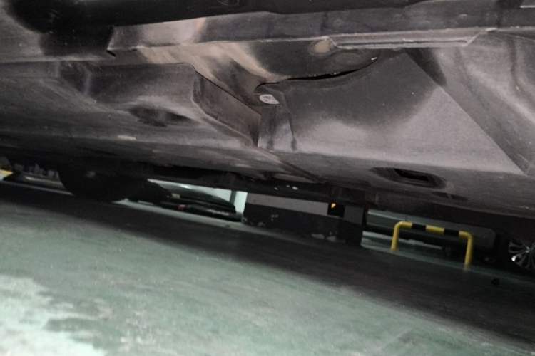 Used Toyota IZOA 2018 2.0L Yichi Version China VI Standard Chassis Rear Left