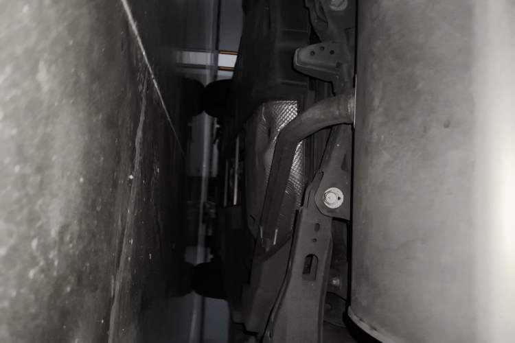 Used Toyota IZOA 2018 2.0L Yichi Version China VI Standard Chassis Rear