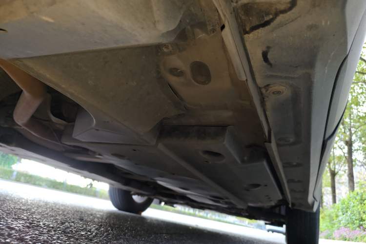 Used Toyota IZOA 2018 2.0L Yidong Version China V Standard Chassis Rear Right
