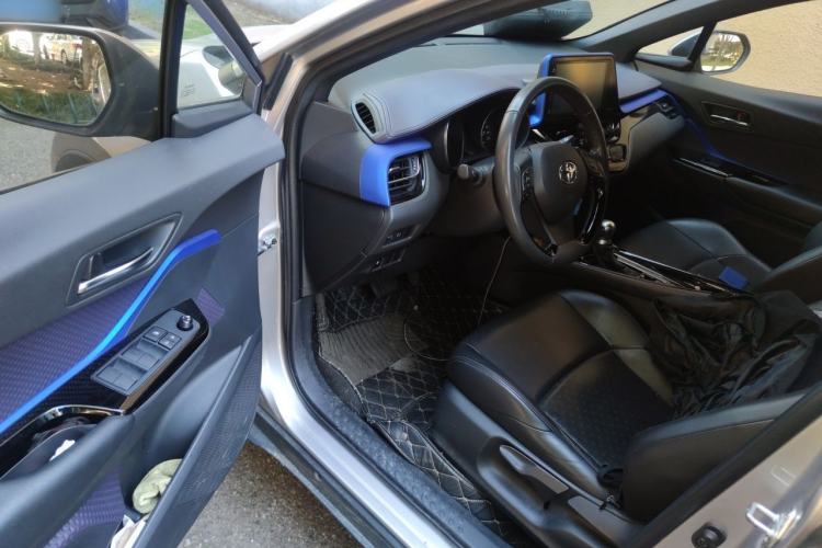 Used Toyota IZOA 2018 2.0L Yichi Version China VI Standard Driver Seat