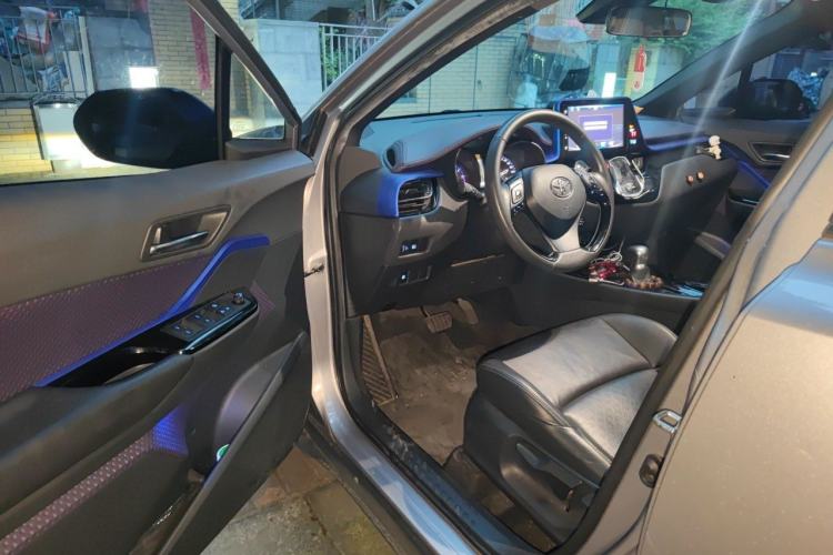 Used Toyota IZOA 2018 2.0L Yichi Version China VI Standard Driver Seat