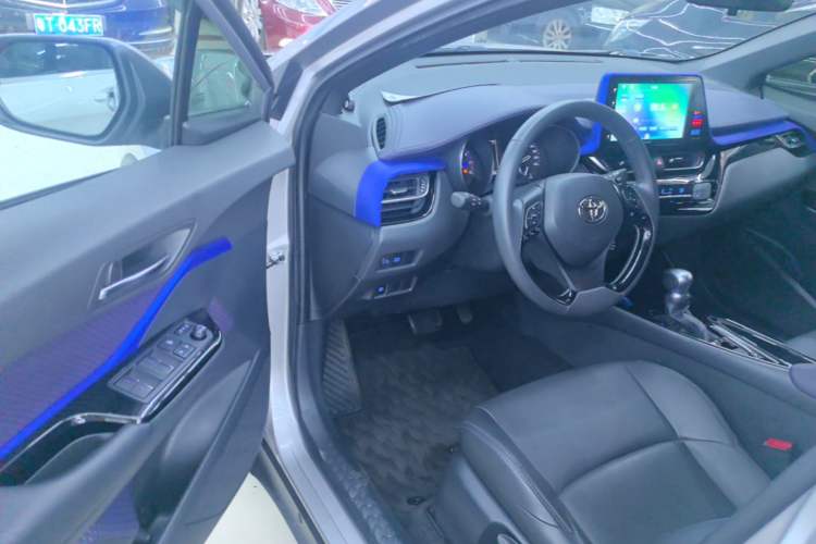Used Toyota IZOA 2018 2.0L Yichi Version China VI Standard Driver Seat
