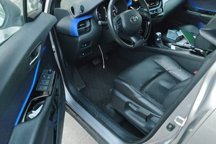 Used Toyota IZOA 2018 2.0L Yichi Version China VI Standard Driver Seat