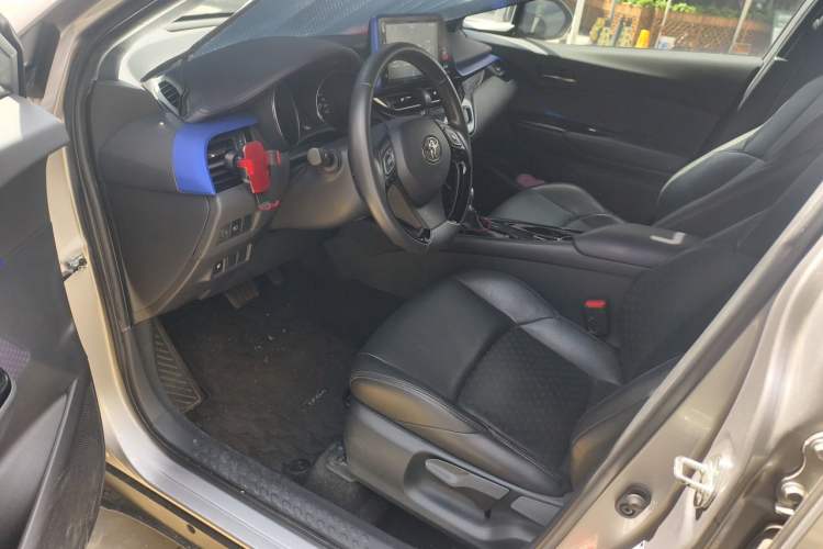 Used Toyota IZOA 2018 2.0L Yichi Version China VI Standard Driver Seat
