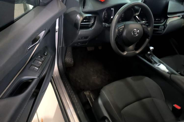 Used Toyota IZOA 2018 2.0L Yidong Version China V Standard Driver Seat