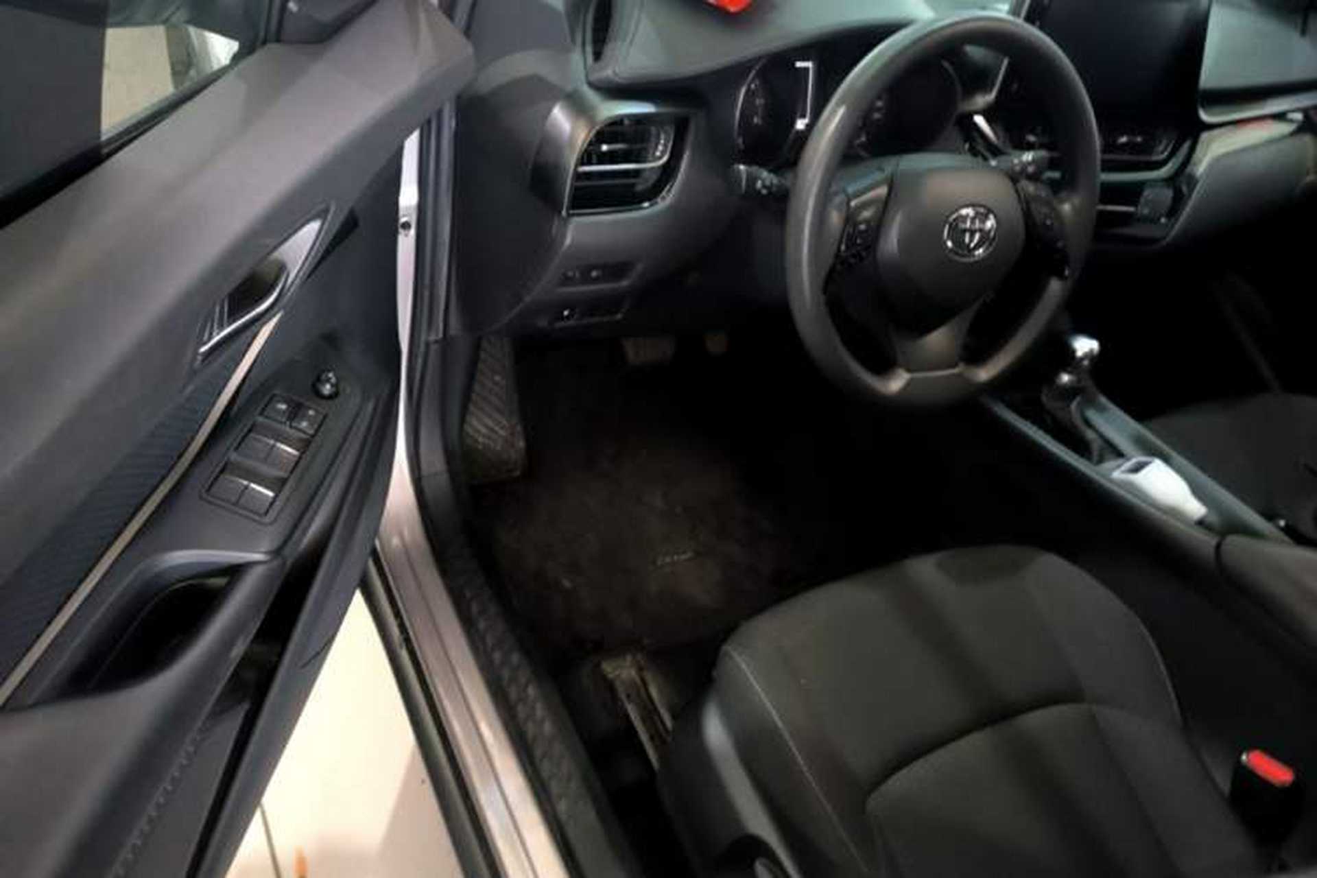 Used Toyota IZOA 2018 2.0L Yidong Version China V Standard Driver Seat