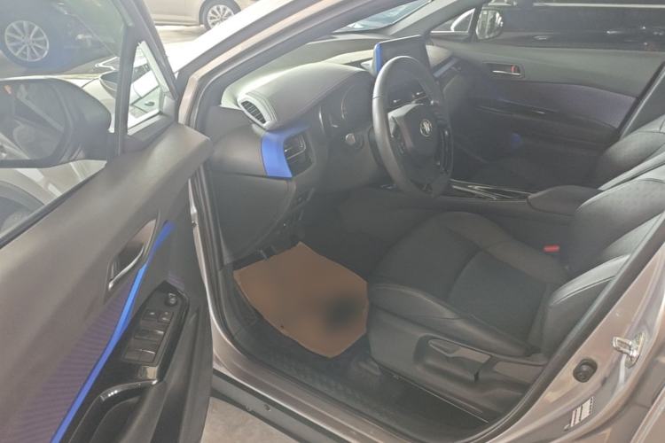 Used Toyota IZOA 2018 2.0L Yichi Version China VI Standard Driver Seat