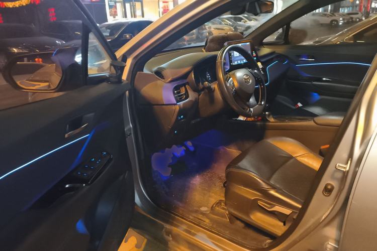 Used Toyota IZOA 2018 2.0L Yichi Version China VI Standard Driver Seat