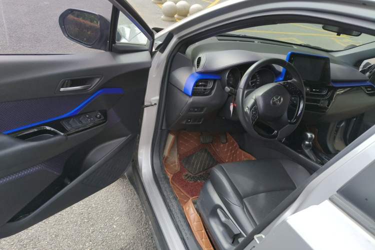 Used Toyota IZOA 2018 2.0L Yichi Edition China V Standard Driver Seat