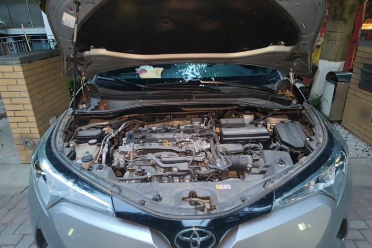 Used Toyota IZOA 2018 2.0L Yichi Version China VI Standard Engine Bay