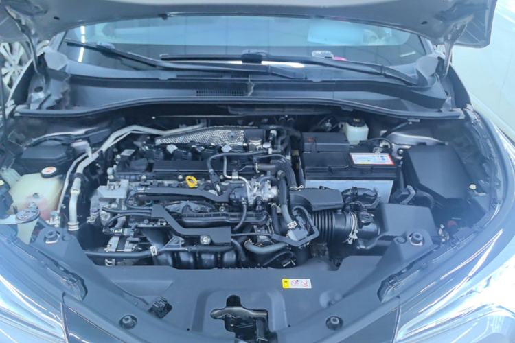 Used Toyota IZOA 2018 2.0L Yichi Version China VI Standard Engine Bay