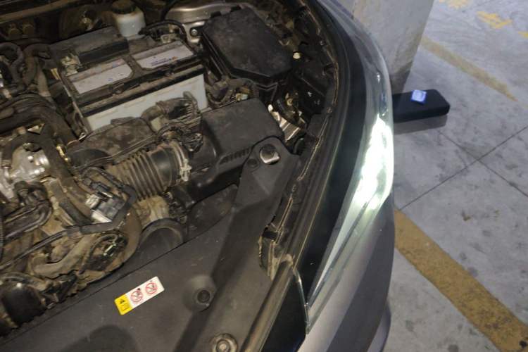 Used Toyota IZOA 2018 2.0L Yichi Version China VI Standard Engine Bay Left